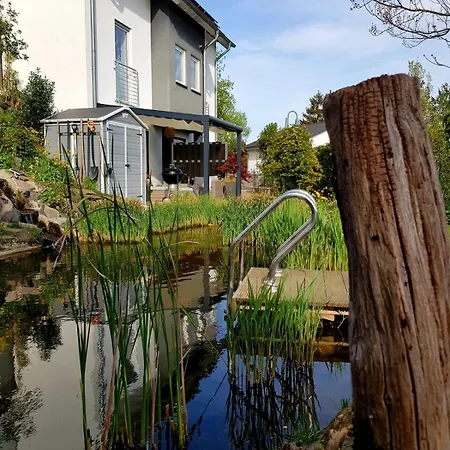 Wohlfuehlen Am Gartenteich