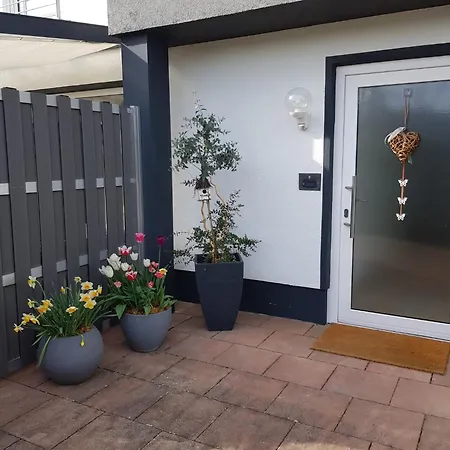 Wohlfuehlen Am Gartenteich